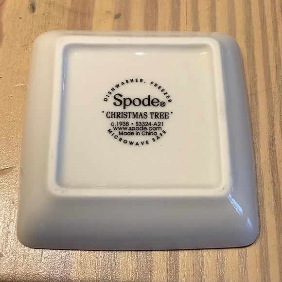 Spode Christmas Tree 3” Mini Dishes - Picture 2 of 4